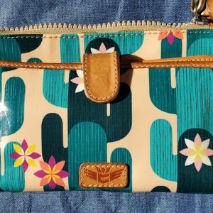 Consuela spike wallet